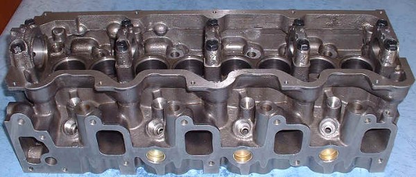 TOYOTA 2L(2.4L) CYLINDER HEAD