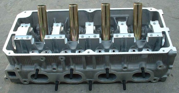 MITSUBISHI 4G64 (2.4L) CYLINDER HEAD